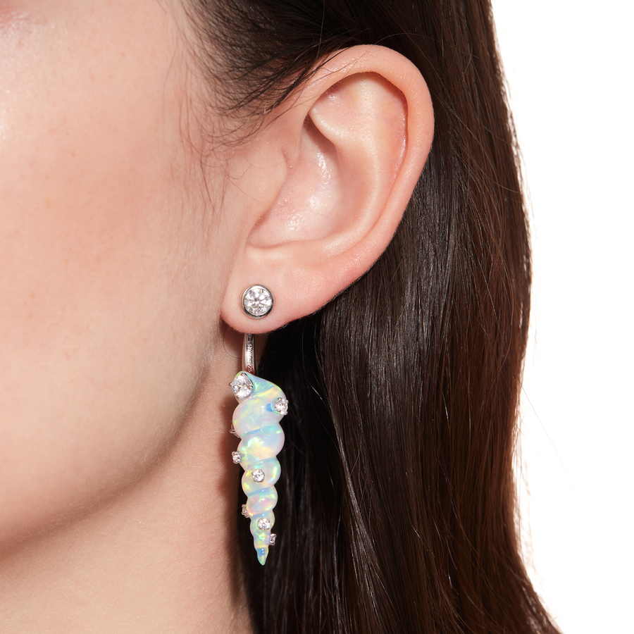 Tasty / Pointed Conch Long Earring