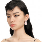 YVMIN X SHUSHUTONG / Shell Sculpture Back Pearl Earrings