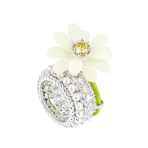 YVMIN Paradise Daisy gemstone ring featuring a delicate floral design with sparkling gemstones on a silver band.