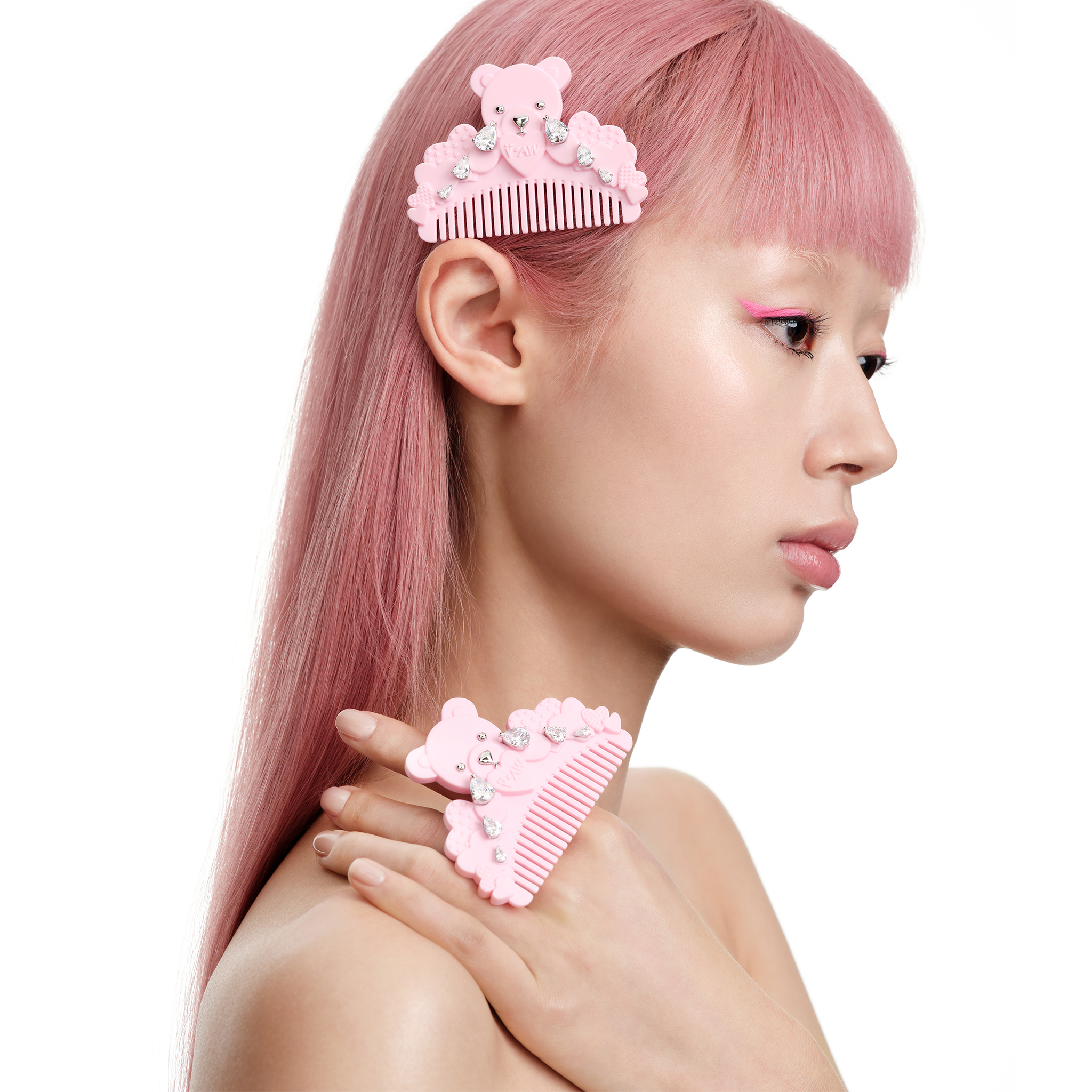 YVMIN X Ashley Williams Crying Bear Comb Ring with detailed bear design and comb-textured band