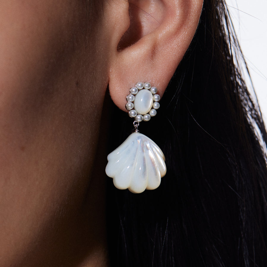 Shell / Carved Shell Pearl Earrings