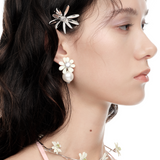 Paradise / Daisy Pearl Stud Earring