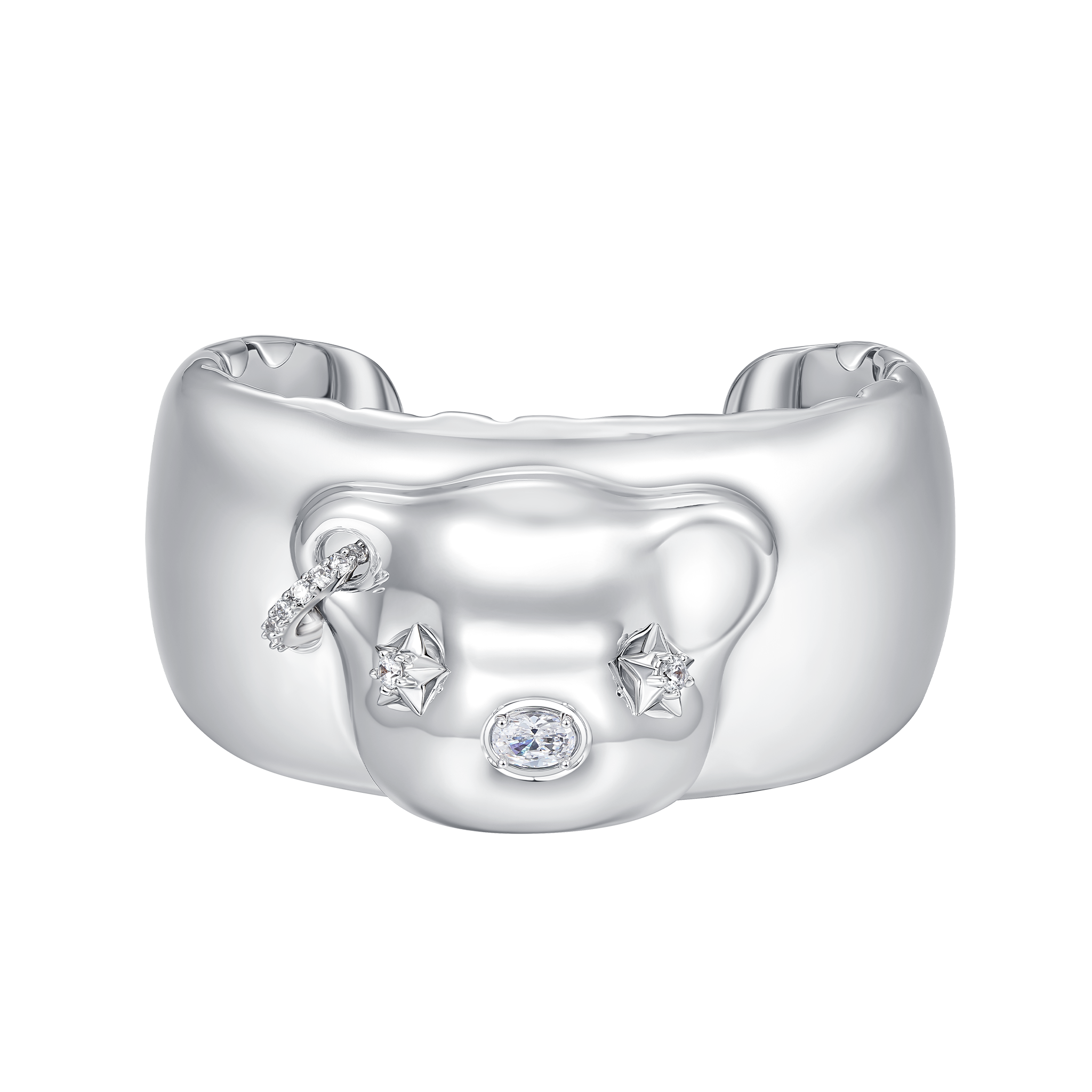 YVMIN Paradise metal bear head bracelet featuring a detailed bear design on a sleek metal band.