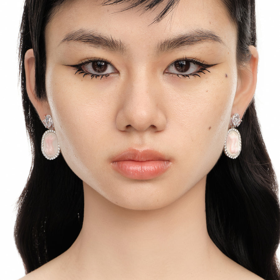 YVMIN X SHUSHUTONG / Shell Sculpture Back Gemstone Earrings