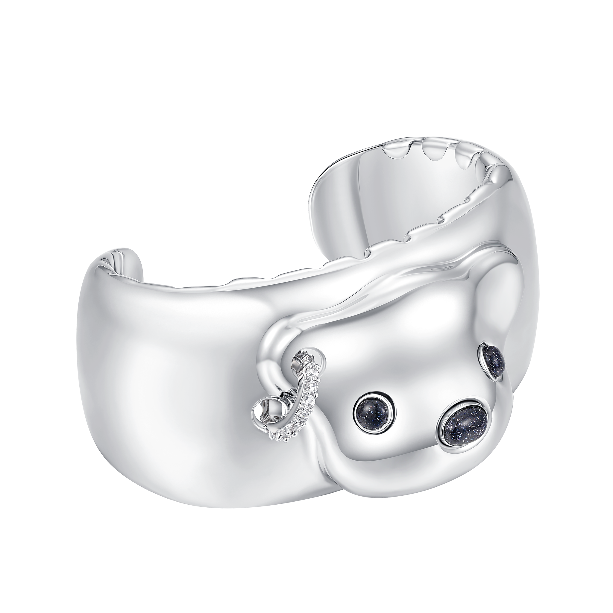 YVMIN Paradise metal bear head bracelet featuring a detailed bear head design on a sleek metal band.