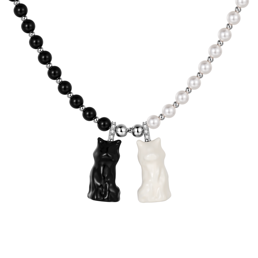 Cat toy / Black And White Enamel Cats Pearl Necklace