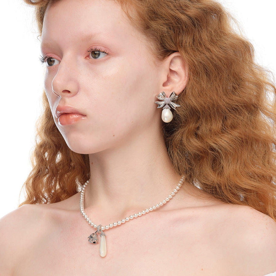 YVMIN X SHUSHUTONG / Baroque Pearl Bow Earring