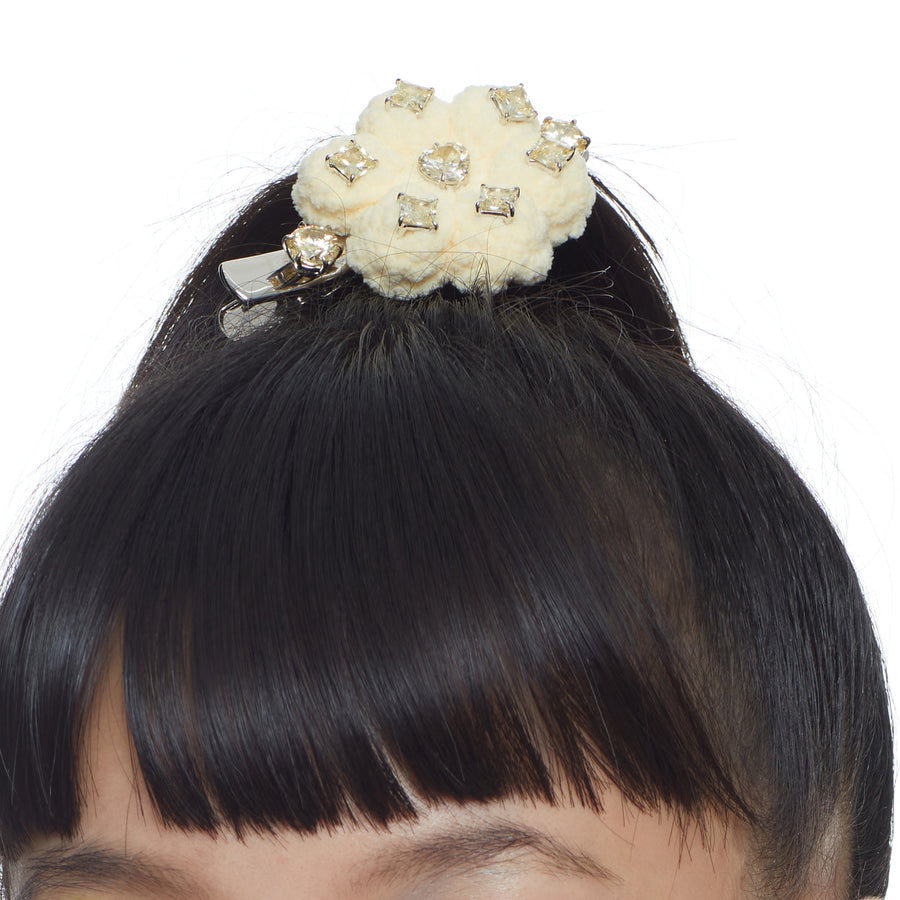 YVMIN X Cacien / Plush Garlic Flower Hair Clip